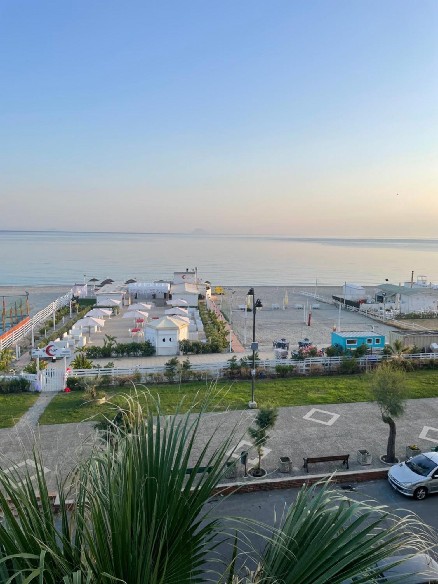 Villa La Baia Di Ulisse Venetico Exterior foto